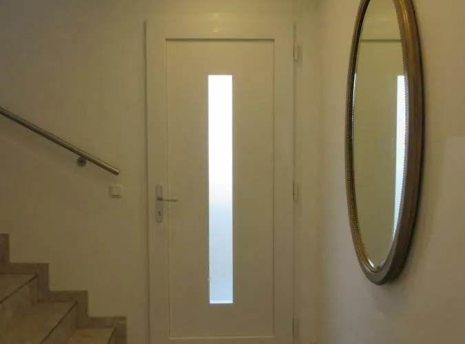 Home Apartments *