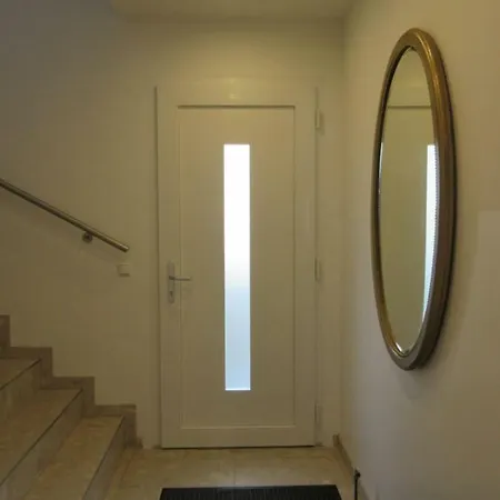 Home Apartments *